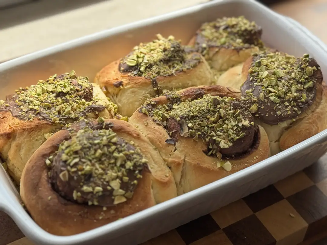 Receta Nutela Pistacho Rolls con Frutos Secos Reyes