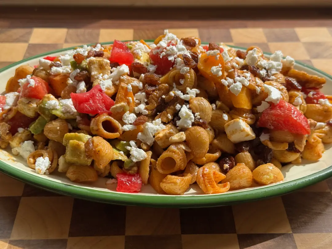 Ensalada de verano con nueces y pasas